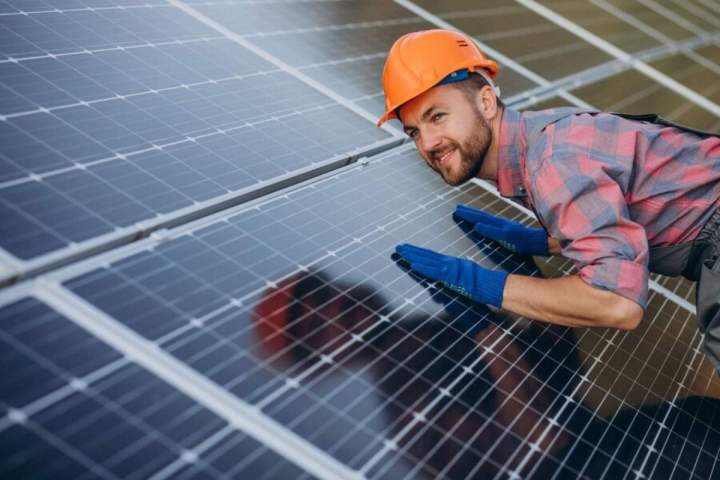 Entreprise de panneaux solaires, Grasse